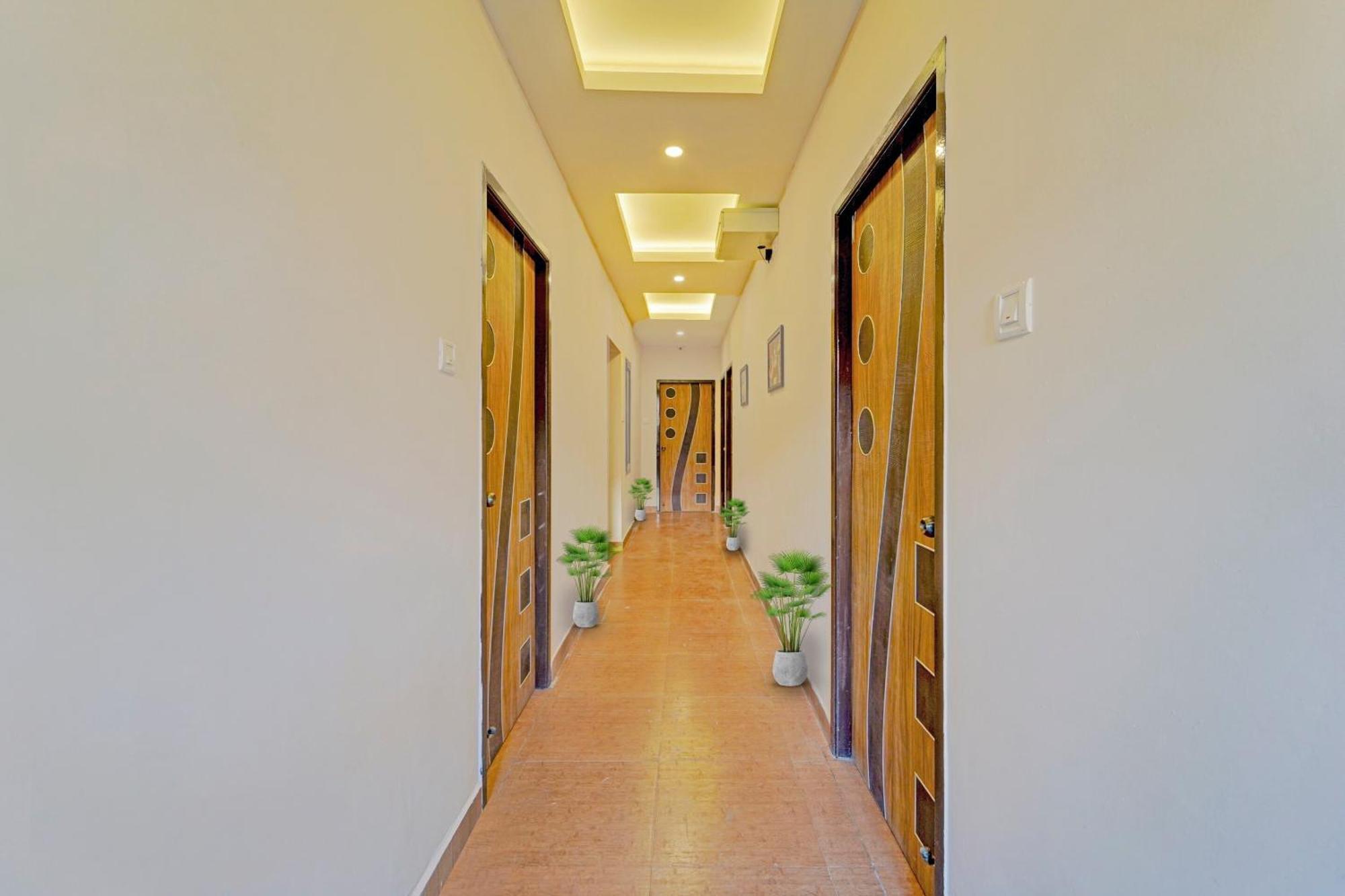 Super Townhouse G Silver Hotels Near Us Biometric Chennai Eksteriør bilde